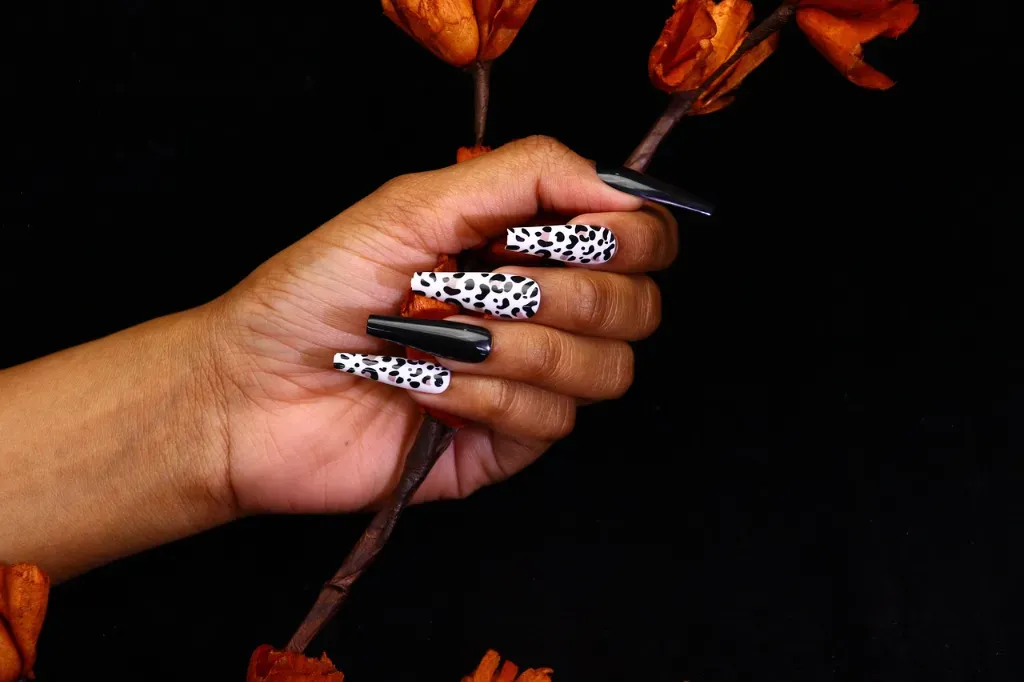 Jak zrobić paznokcie akrylowe